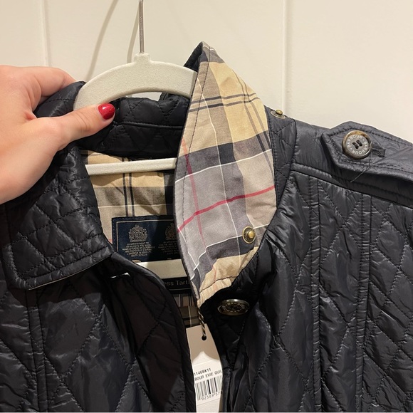Barbour Evie Quilted Jacket in Black (US 4 / UK 8) - Picture 14 of 16
